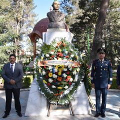 Honran a Benito Juárez el día de su natalicio