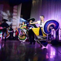 CON GRAN CONCIERTO DE GALA, PRESENTA SU PRIMER DISCO EL MARIACHI LOS GAVILANES