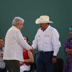 Gestionó alcalde Carlos Tena con el presidente López Obrador proyectos por 350 mdp