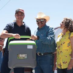 Alcalde y DIF municipal festejan a #padres de familia en su día