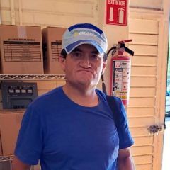 Reciben padres solteros y viudos apoyo alimenticio del DIF municipal