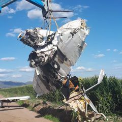 Trasladan restos de aeronave siniestrada en el campo 13, seguirán investigaciones.