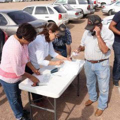 En tiempo y forma, municipio de Cuauhtémoc reparte fertilizante a productores
