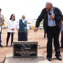 Coloca alcalde la primera piedra para construir la Casa Amor