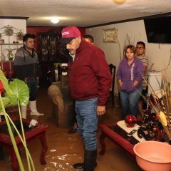Encabeza alcalde operativo de auxilio en domicilios por inundación