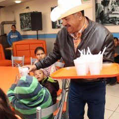 Alcalde visita al desayunador Madre Teresa de Calcuta