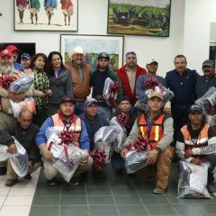 Entregó alcalde uniformes a 323 empleados municipales