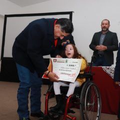 Niña con parálisis cerebral gana el concurso “cuauhtemense destacado 2019”