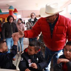 CON POSADAS, LLEVA MUNICIPIO ALEGRÍA Y REGALOS A NIÑOS DE EJIDOS