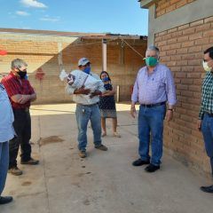 ENTREGA PRESIDENTE MUNICIPAL DE CUAUHTÉMOC APOYO ALIMENTARIO A HABITANTES DEL BARRIO SANTA MARÍA