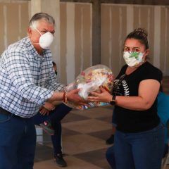 ENTREGA APOYO ALIMENTICIO  ALCALDE DE CUAUHTÉMOC