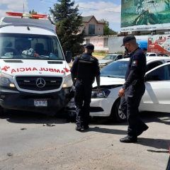 Choca ambulancia de la Cruz Roja