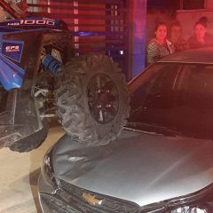 Niño de 13 años provoca choque múltiple en un razor
