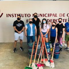 REPARTE INSTITUTO DEL DEPORTE DE CUAUHTÉMOC 40 KITS DE LIMPIEZA A GIMNASIOS
