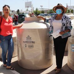 Destina desarrollo rural de Cuauhtémoc 54 tinacos subsidiados