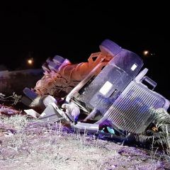 Volcadura sin lesionados en el cruce del libramiento Gómez Morín