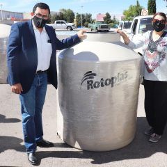 Reciben 52 familias tinacos subsidiados y gestionados por desarrollo rural de Cuauhtémoc