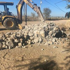 Retira municipio muros de concreto que obstruían calle en colonia Basaseachi