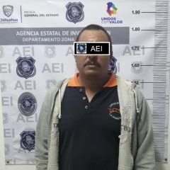 Detiene AEI a dos traileros con pacas de avena robada