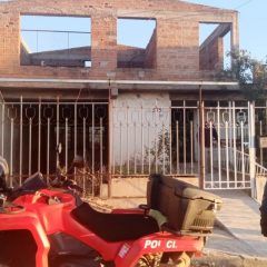 Auxilian policías y paramédicos a adulto mayor que se encontraba encerrado en su vivienda