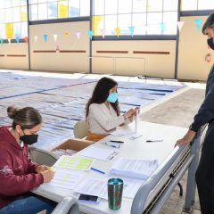 Entrega instituto del deporte de Cuauhtémoc tarjetas bancarias a 174 becarios.