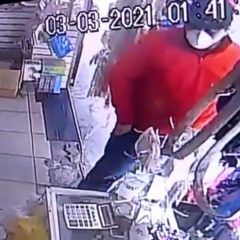 Le roban Iphone 8, le dijo el ladrón que le pondría internet
