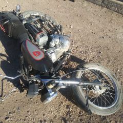 Dos personas lesionadas en accidente de motocicleta