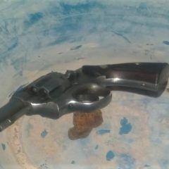 Detiene policía municipal a una persona por, lesiones, violencia contra la mujer y portación de arma de fuego