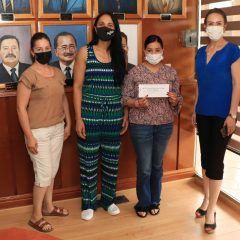 Entrega Instituto Municipal de Cultura Física y Deporte apoyos económicos a atletas