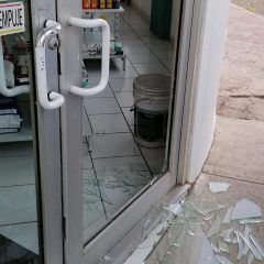 Ladrones imparables, roban farmacia Perlita en el FB