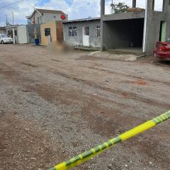 Sujetos armados asesinan a joven de 22 años afuera de su domicilio