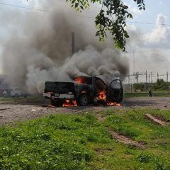 Atienden corporaciones reporte de vehículo incendiado