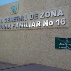 Joven se arroja de auto por discusión con su pareja, resulta grave