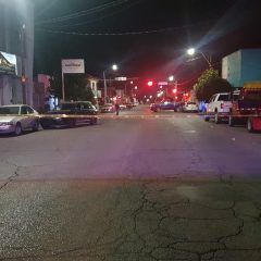 Hombre sin vida por arma de fuego en el centro.