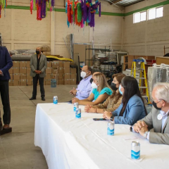 Entrega Saúl Mireles insumos para rehabilitación de espacios públicos en Cuauhtémoc