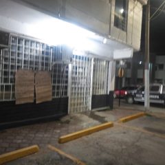 Mensaje de intimidación en instalaciones de la FGR en 2 cartulinas