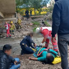 Mujer se arrojó de un puente tras discusión con su marido.