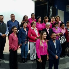 Especialistas ofrecen conferencia sobre cáncer de mama, en Cuauhtémoc