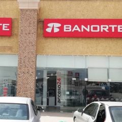 ladrones se llevan 2.5 mdp del Banorte corredor comercial