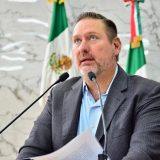 Olson continúa recorriendo las colonias de Chihuahua para gestionar y acercar los programas de Gobierno de Maru Campos y Marco Bonilla.