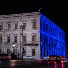 Edificios del Gobierno del Estado se visten de azul en conmemoración por el Día Mundial de la Concientización sobre el Autismo