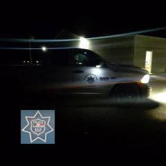 Delincuentes despojan de su auto a ciudadano y lo dejan atado.