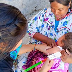 Capacitan a asistentes sociales para detectar casos de desnutrición en la Sierra Tarahumara