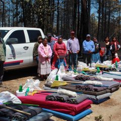 Entrega Bien Común apoyos a familias afectadas por incendios en el municipio de Bocoyna