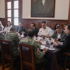 Acuden autoridades a sesión de la Mesa de Seguridad en Palacio de Gobierno