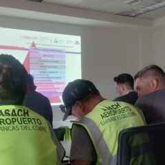 Capacita ICHMujeres a personal del Aeropuerto de Barrancas del Cobre.