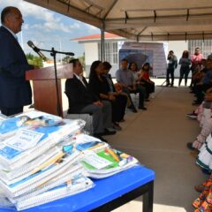 Arranca construcción de techumbres en seis escuelas de Delicias.