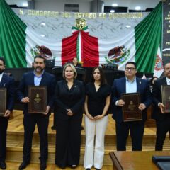 Compañeros y amigos sigamos trabajando desde cada trinchera por el México que queremos, sigamos trabajando juntos: dip. Adriana Terrazas Porras