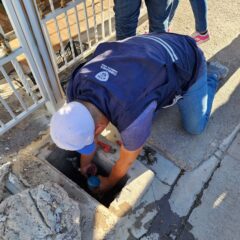 Beneficia “Chihuahua sin Fugas” a cerca de 100 familias en colonia Tierra y Libertad con reparaciones gratuitas.