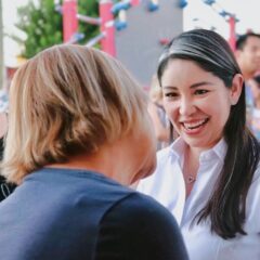 Disfrutan más de 350 vecinos en Villas del Rey Feria de Servicios de Nancy “La China” Frías.
